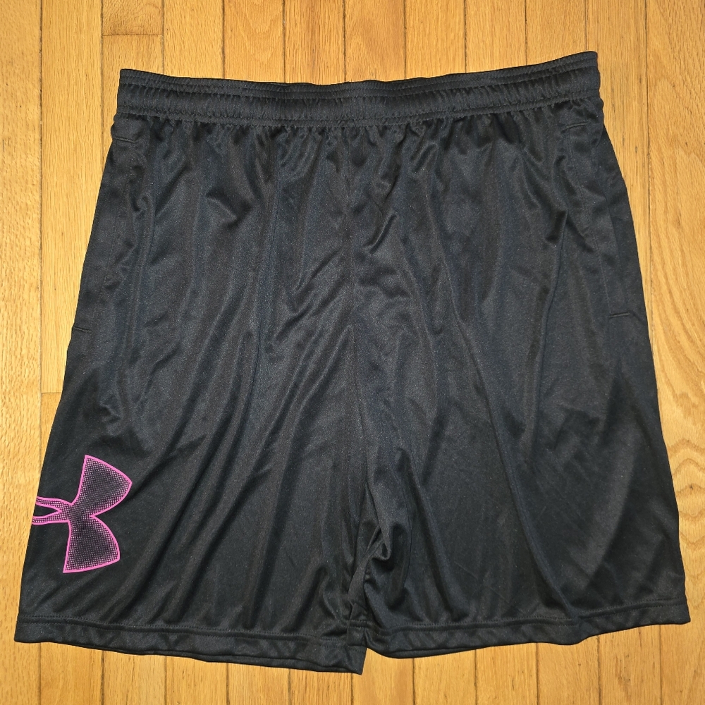 New NWT Under Armour Men's Black Shorts Size XL 1306443 Pockets Elastic Waist